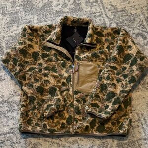 QILO NWT Men's Camouflage Fleece Jacket (sold out)